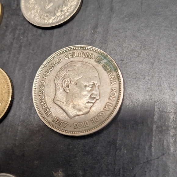 Set of six collectable coins - Picture 6 of 6